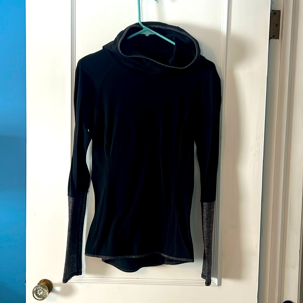 Lululemon long sleeve hooded shirt